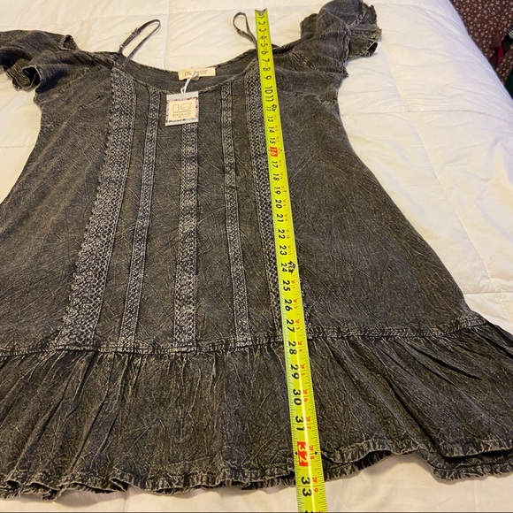 Cold Shoulder Dress - Picture 7 of 7